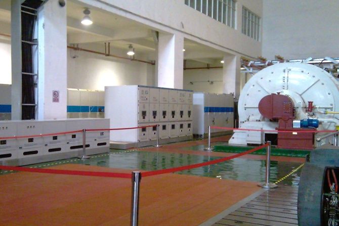 新型15相感应电机试验现场 新型15相感应电机试验现场