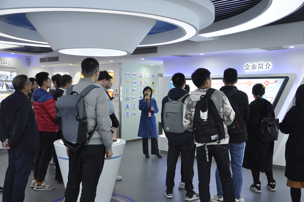 国防科包头学来访东升国际官网电气参观见学