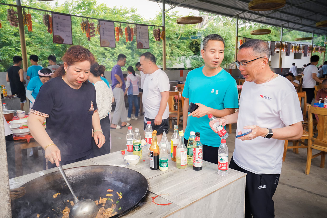 凝聚团队力量 凝聚团队力量