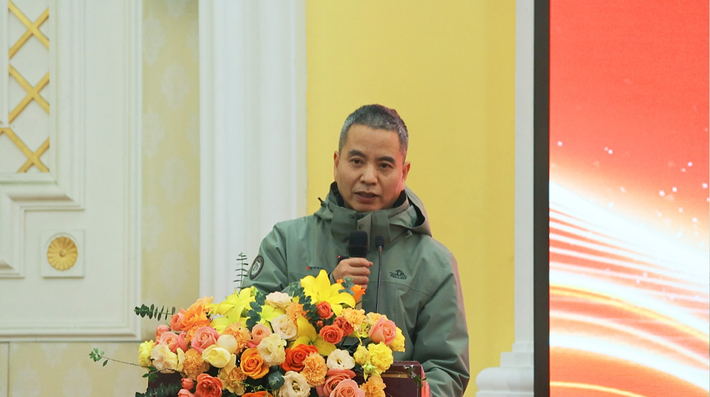 董事长徐伟专作沉要讲话 董事长徐伟专作沉要讲话